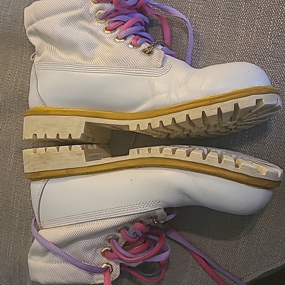 Timberland Boots White and Gold - Picture 4 of 5